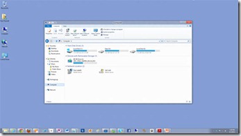 Windows 8 Release Preview Desktop (Build 8370)